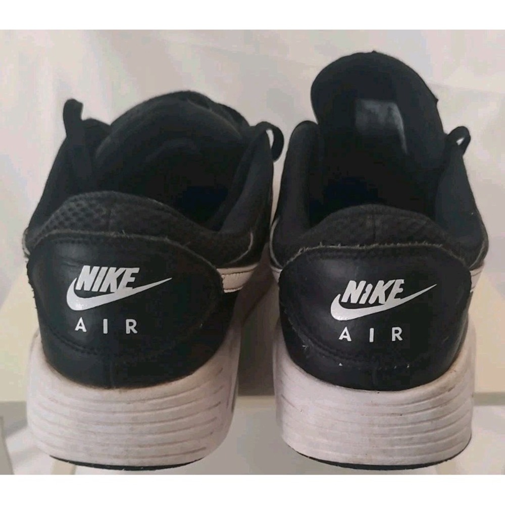 Nike Walking/Running Men's Size 9.5 W4555-002 Casual Shoes Sneakers
